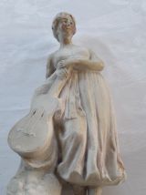 Ancienne statue Femme à la guitare