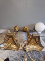 lampes anciennes en bronze et opalines blanches,