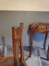 tabourets ronds style Louis XV dessus tissu imprimé 