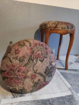 tabourets ronds style Louis XV dessus tissu imprimé 