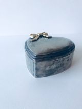 Boîte coeur en métal argenté