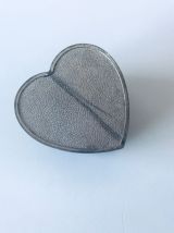 Boîte coeur en métal argenté