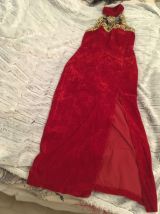 Robe rouge fêtes 