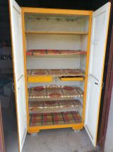 Armoire vintage orange 