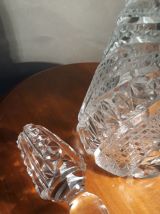 carafe cristal et bouchon  taillee et cisele