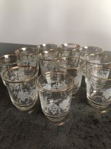 11 anciens petits verres à liqueur gravés années 50