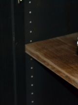 Bibliothèque noire mat en chêne massif