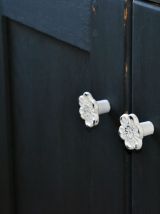 Bibliothèque noire mat en chêne massif