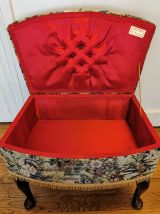 Travailleuse couseuse en tapisserie anglaise 