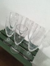 Six flutes assorties.
