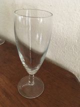 Six flutes assorties.