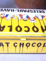 Jolie boite publicitaire en tôle lithographiée 