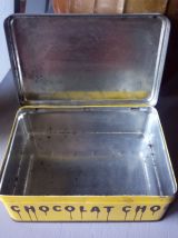 Jolie boite publicitaire en tôle lithographiée 