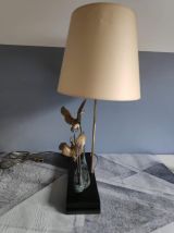 élégante et grande lampe oiseaux en laiton, décor en régule