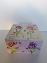 Tasse et soucoupe en porcelaine et sa boîte Easy Life