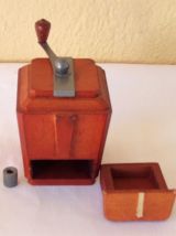 Moulin à café miniature Peugeot Frères