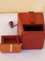 Moulin à café miniature Peugeot Frères