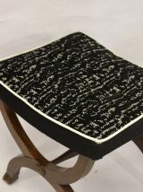 Tabouret Empire 1900 acajou retapissé.