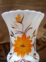 Joli vase en opaline 