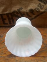 Joli vase en opaline 