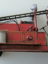 Camion pompier en tôle décoratif no toy vintage