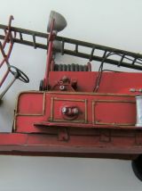 Camion pompier en tôle décoratif no toy vintage