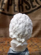 Buste de Bach en albâtre sur socle en marbre
