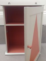 armoire à pharmacie triangle