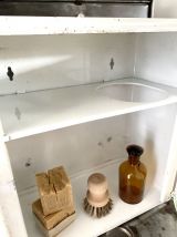 Armoire à pharmacie vintage en métal