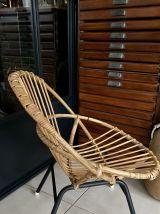 Fauteuil rotin pieds métal vintage