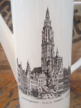 Jolie cafetière en faïence (Bruxelles et Anvers) 