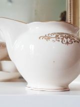 Villeroy et Boch service à thé huit tasses, soucoupes, pot à