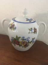 Sucrier en porcelaine fine.