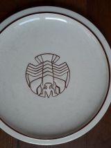 Une paire d'assiettes art-déco