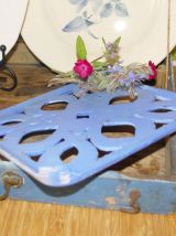 Dessous de plat vintage en fonte bleu