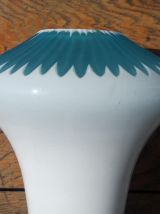 Joli vase en opaline et verre 