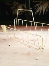 Porte revues vintage en métal doré 