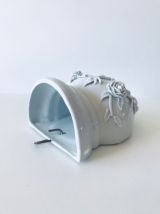 Vase mural ex-voto antique en porcelaine