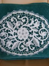 Petit coussin velours côtelé et napperon Vintage