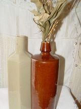 Ancienne bouteille ronde en grès vernissé brun