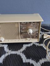 poste de radio ancien Philips modèle Philetta