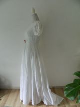Robe de mariée hippie chic blanche brodée vintage 70's
