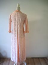 Déshabillé babydoll en dentelle rose 60s