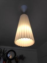 lustre en verre épais plissé teinte blanche intérieure