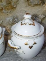 Lot de  2 sucriers pots ménagers en porcelaine blanche et or