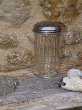 Duo de saupoudreuses vintage en verre