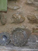 3 saupoudreuses sel-poivre-sucre anciennes en verre taillé