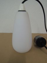 Suspension oblongue opaline mat