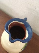 Pichet en terre cuite vernissée.