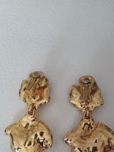 Boules d'oreilles dorées vintage 1968